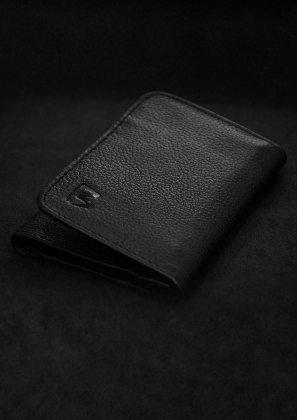 BLACKOWHITE SPECIAL BOND CARD HOLDER